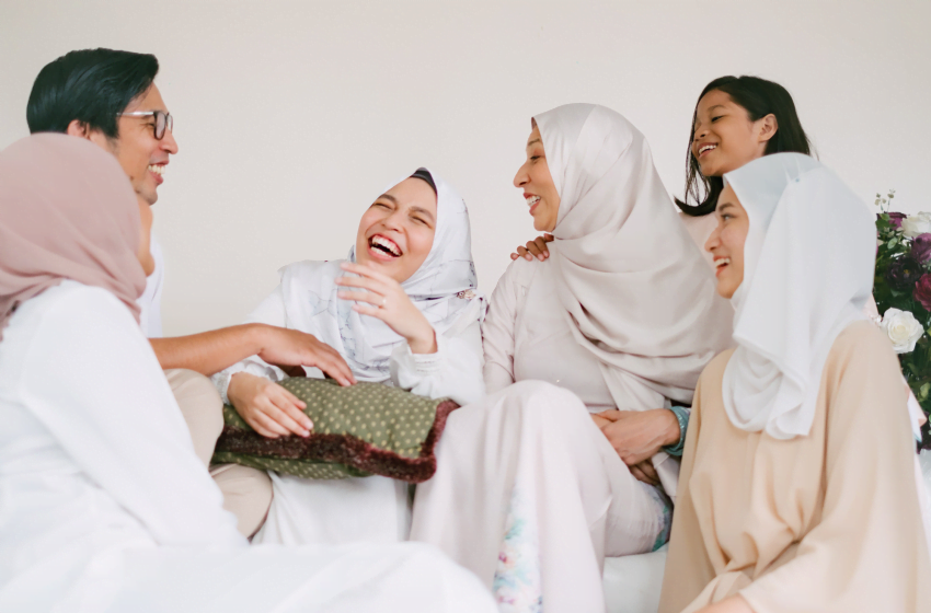 Raya Ini Silalah BERHENTI Tanya Soalan ‘Bila Nak Kahwin?’ Adab Beraya Kita Wajib Tahu dan Amalkan!